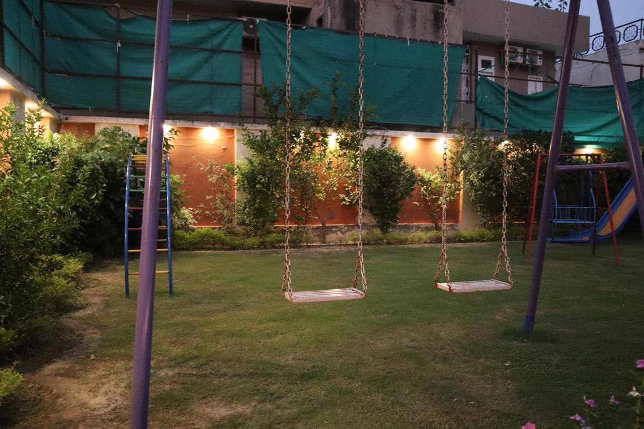 Hayyat Luxury Apartments Lahore Exterior foto